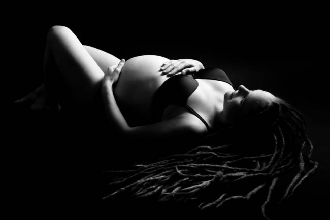 07 Schwangerschaft Schwarz Weiß NRW