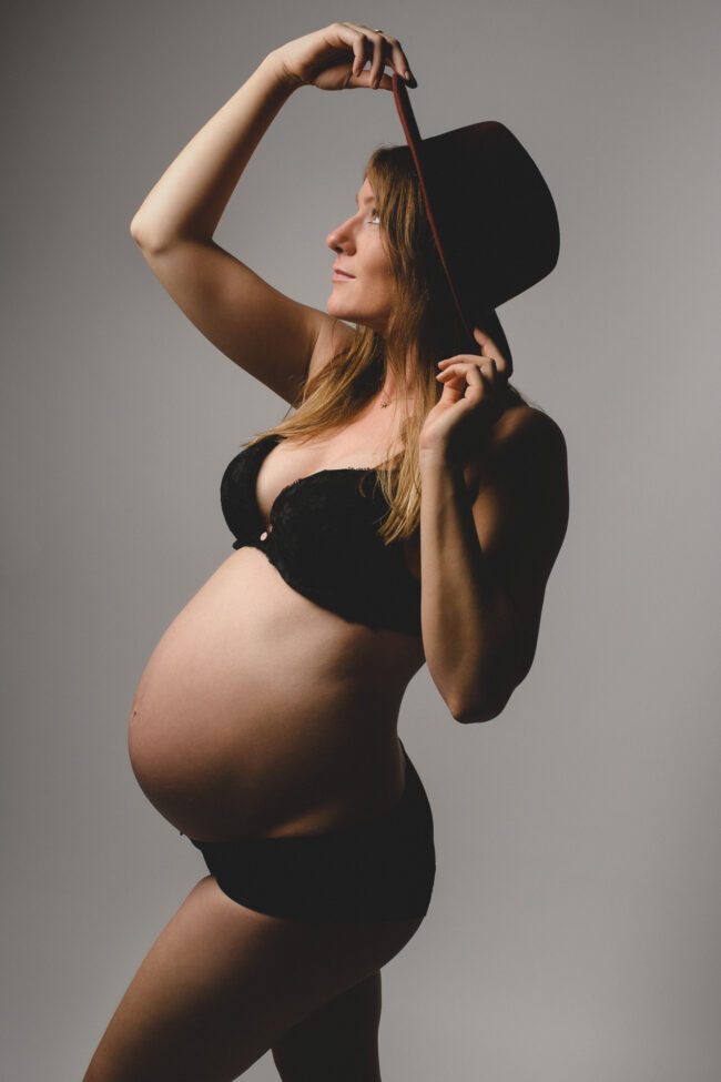 Pregnant Photographer 2