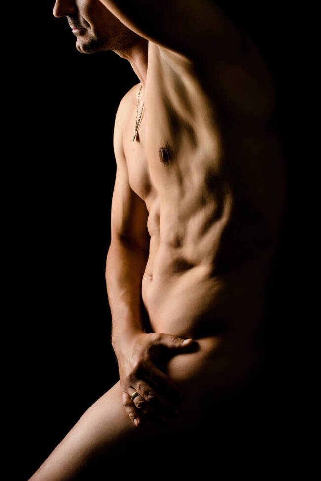 Aktfotografin aus Koeln mit Fotostudio